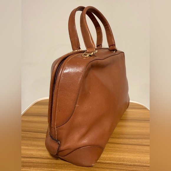 LISETTE Tan Leather Shoulder Bag - Picture 4 of 6